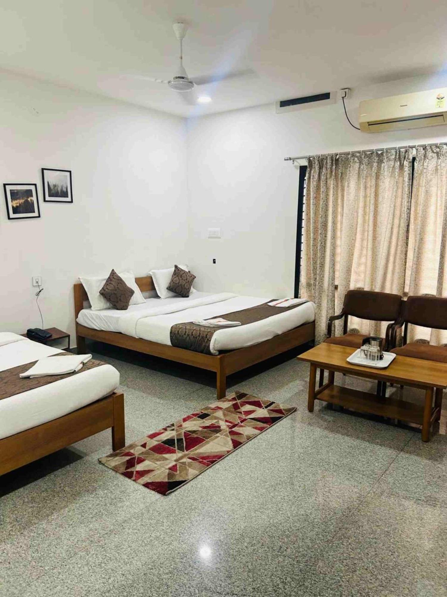 Hotel Queens Comfort Mysore Luaran gambar