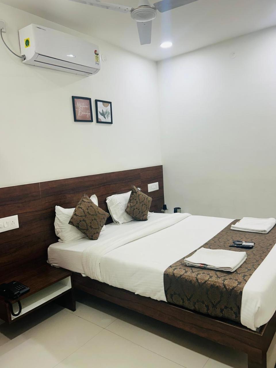 Hotel Queens Comfort Mysore Luaran gambar