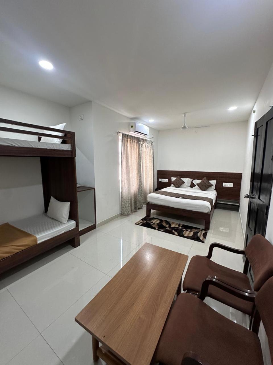 Hotel Queens Comfort Mysore Luaran gambar