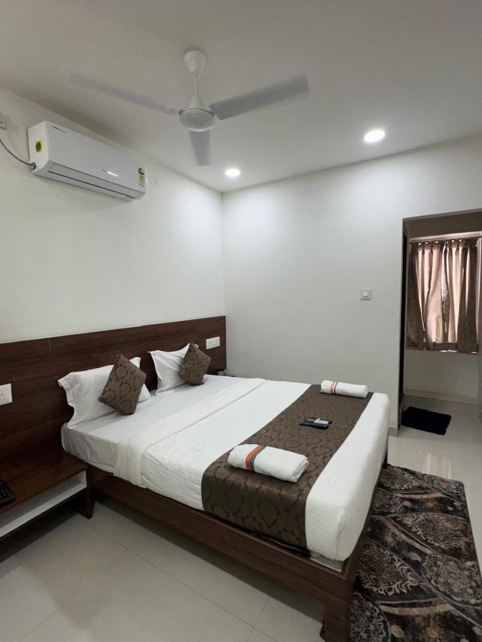 Hotel Queens Comfort Mysore Luaran gambar